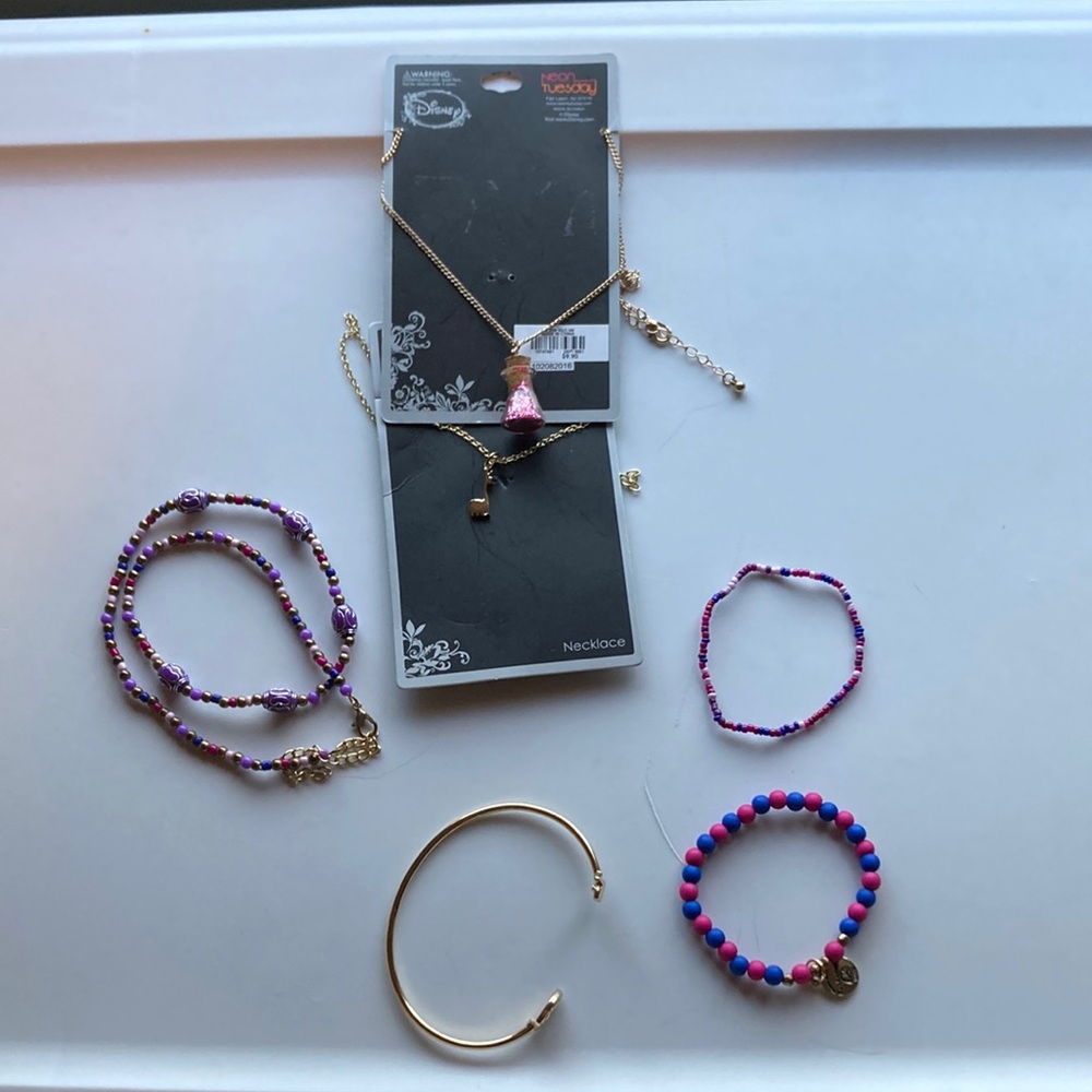 Disney emperors, new groove Necklace and Bracelet Set